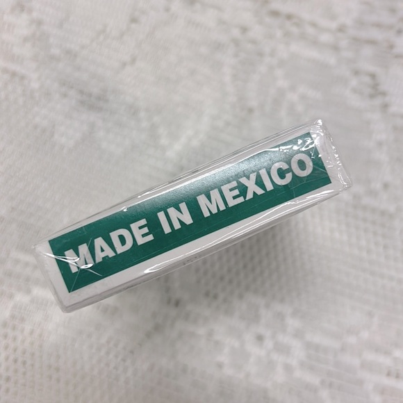 COMMEMORATIVE HISTORY Trump Casino Playing Cards Sealed NWOT - Picture 5 of 6